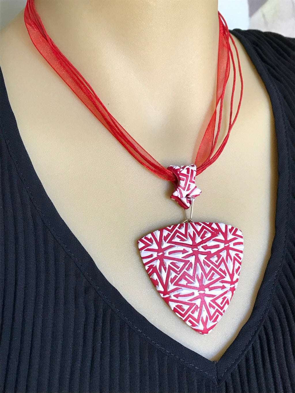 red and white modern textured set