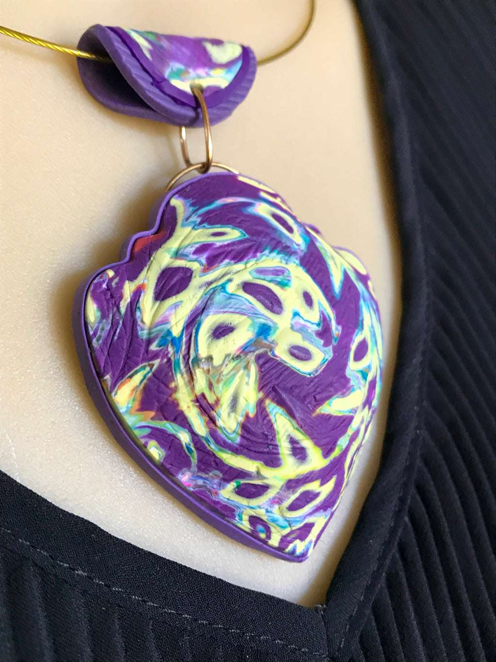 Purple heart swirl feature pendant and earrings