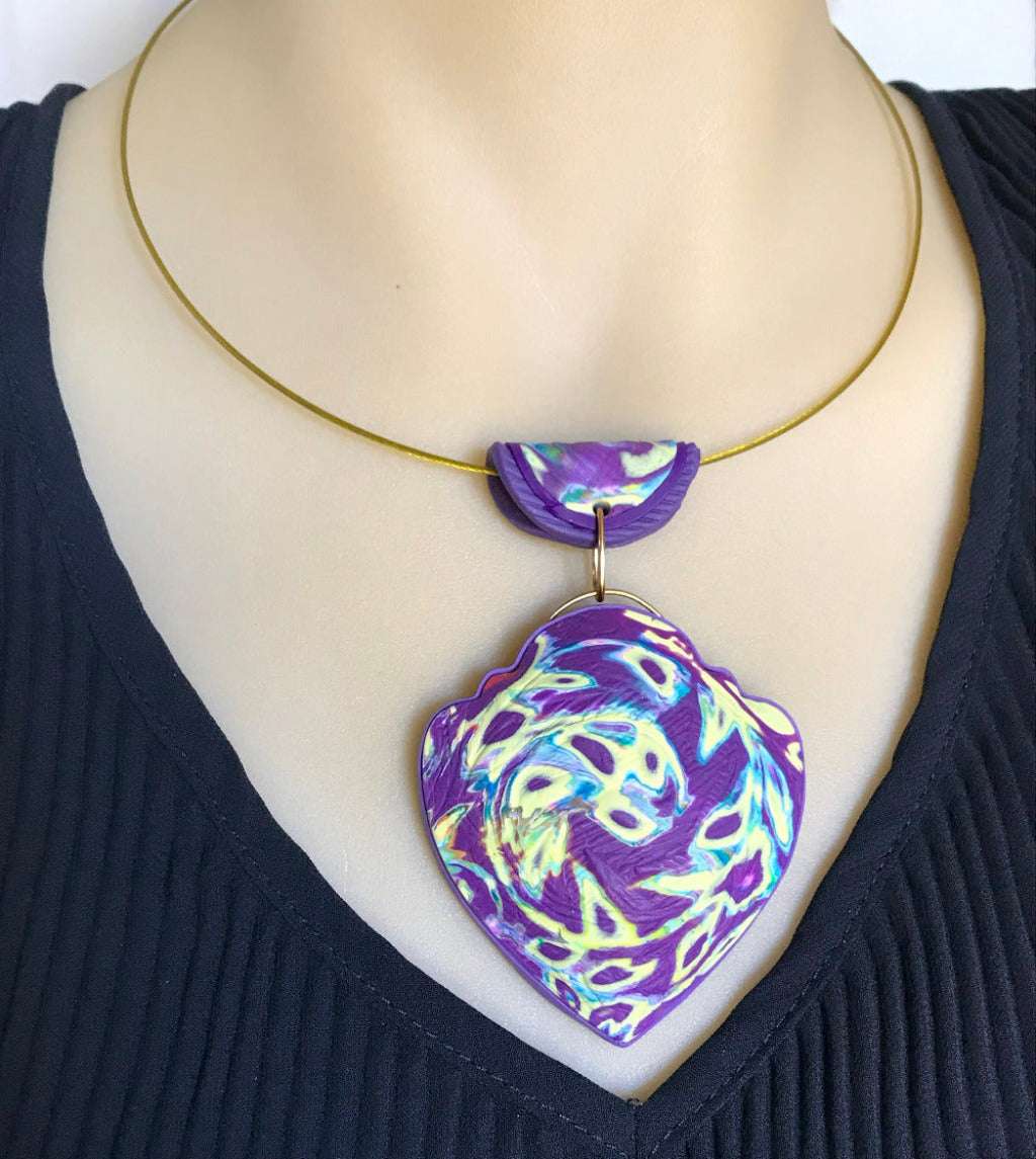 Purple heart swirl feature pendant and earrings