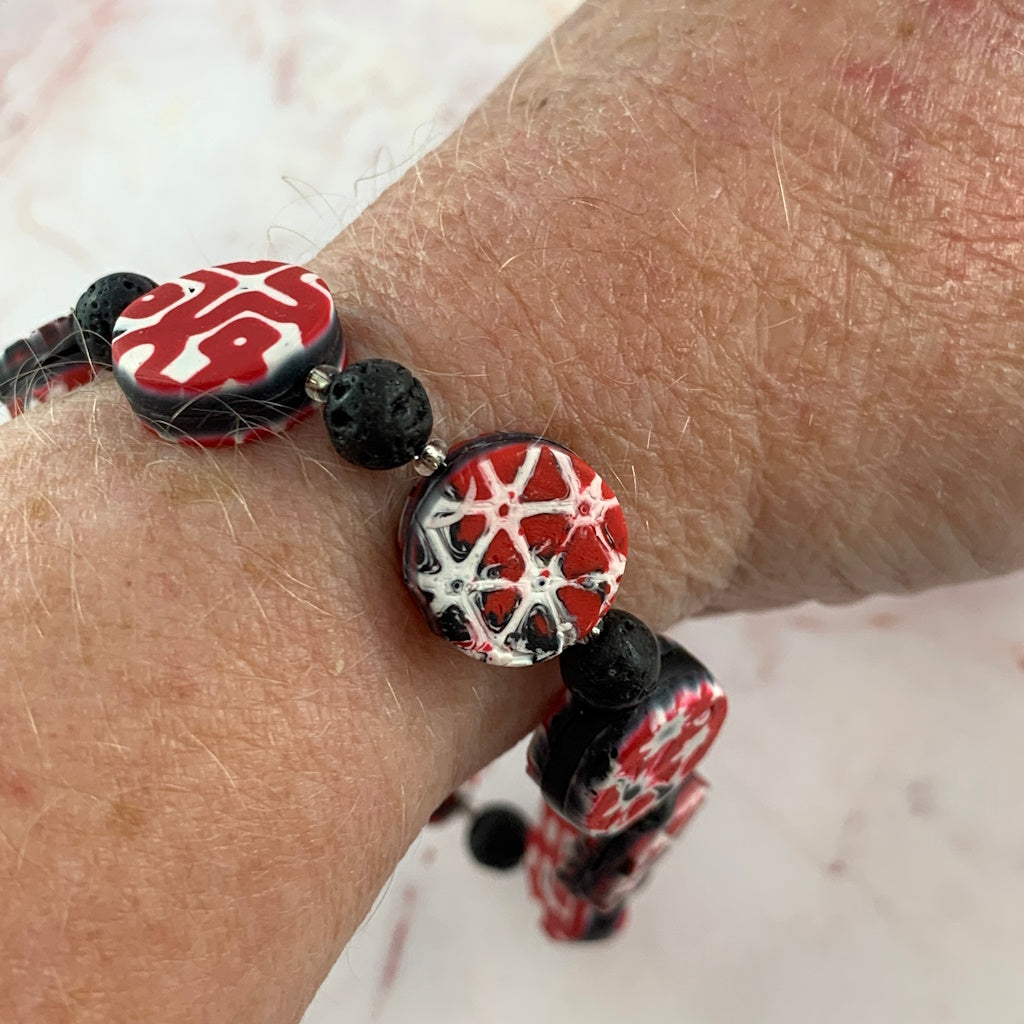 Bracelet in Red, black and white geometric pattern