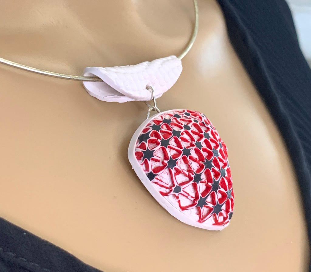 Striking smaller pendant Red, White and Black