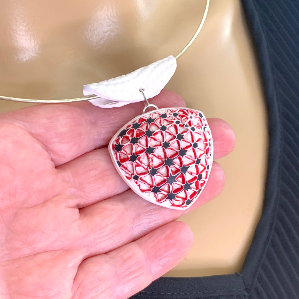 Striking smaller pendant Red, White and Black