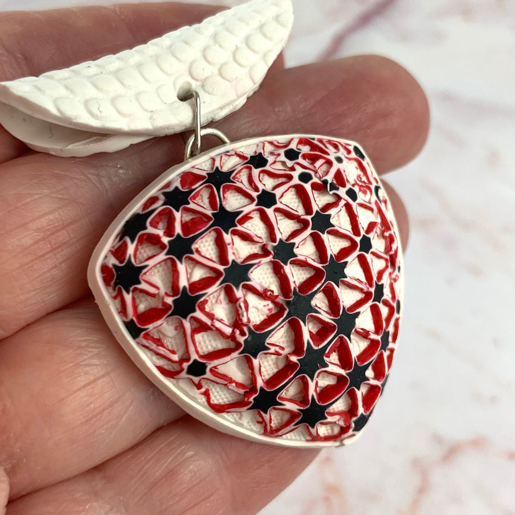 Striking smaller pendant Red, White and Black