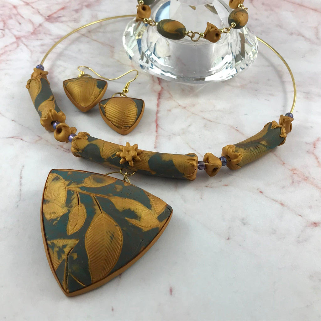 Subtle elegance- Blue and gold set