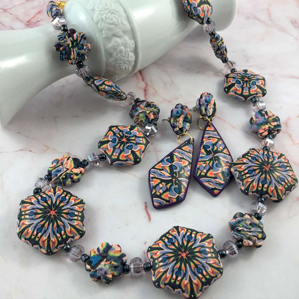 Colour Surprise: Long necklace and earring jewellery set