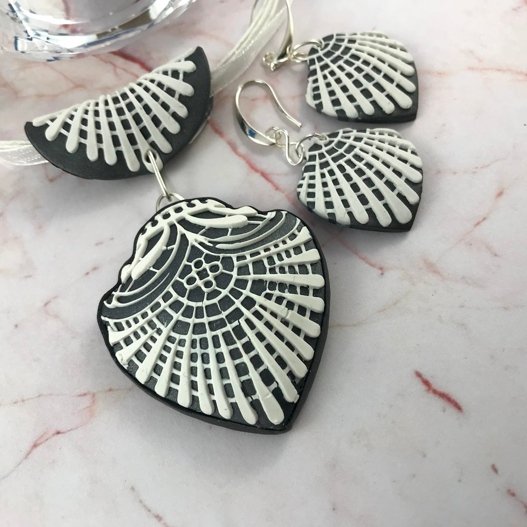 Navy and White Classic Shell Pendant and Earring set