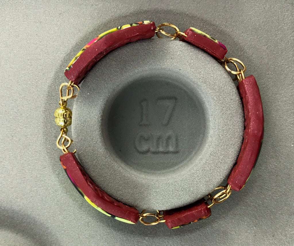 Handmade Summer Link Bracelet shown with 17 cm size reference for accurate fit and scale.