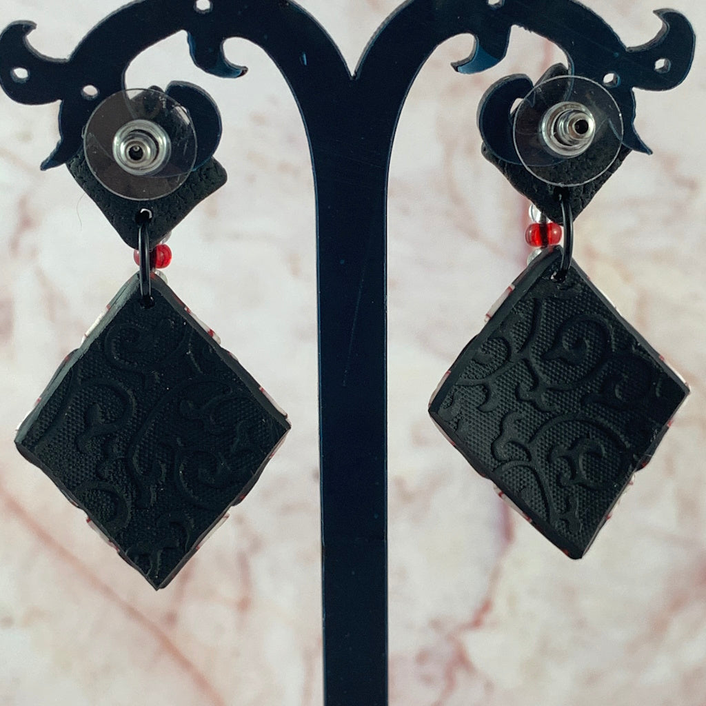 Red diamond shape fashion earrings